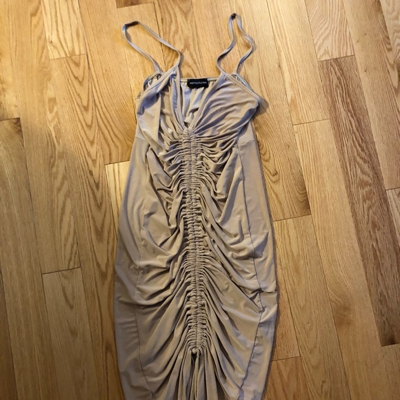 PrettyLittleThing Ruched Dress - Picture 3 of 5